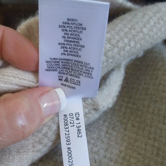 Express NWT turtleneck cream camouflage wool blend sweater, asymmetrical S - Picture 9 of 9